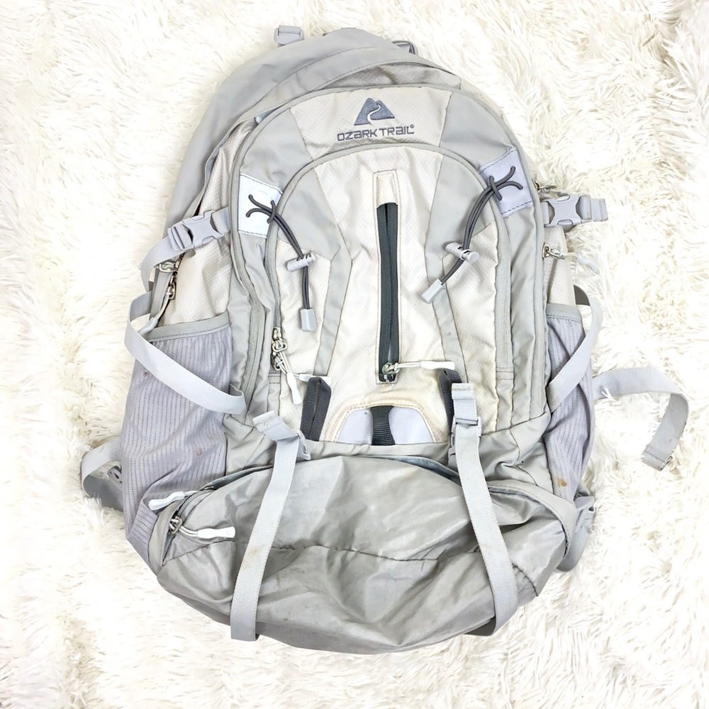 😎 Ozark Trail Backpack